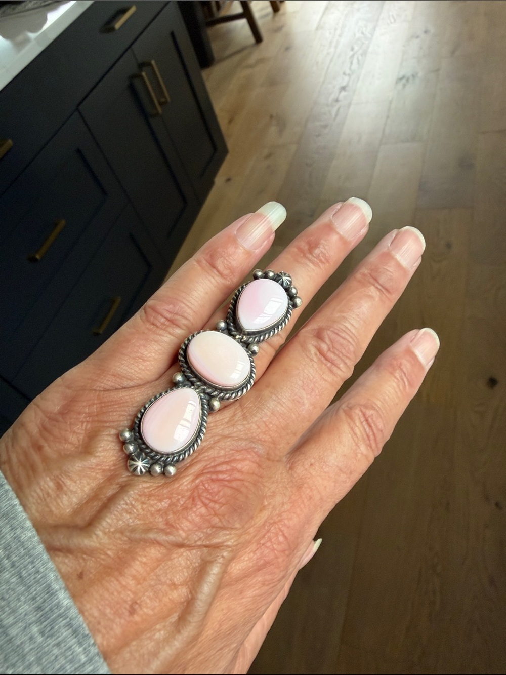 🦋 On Reserve Navajo Pink Conch Sterling Silver Ring